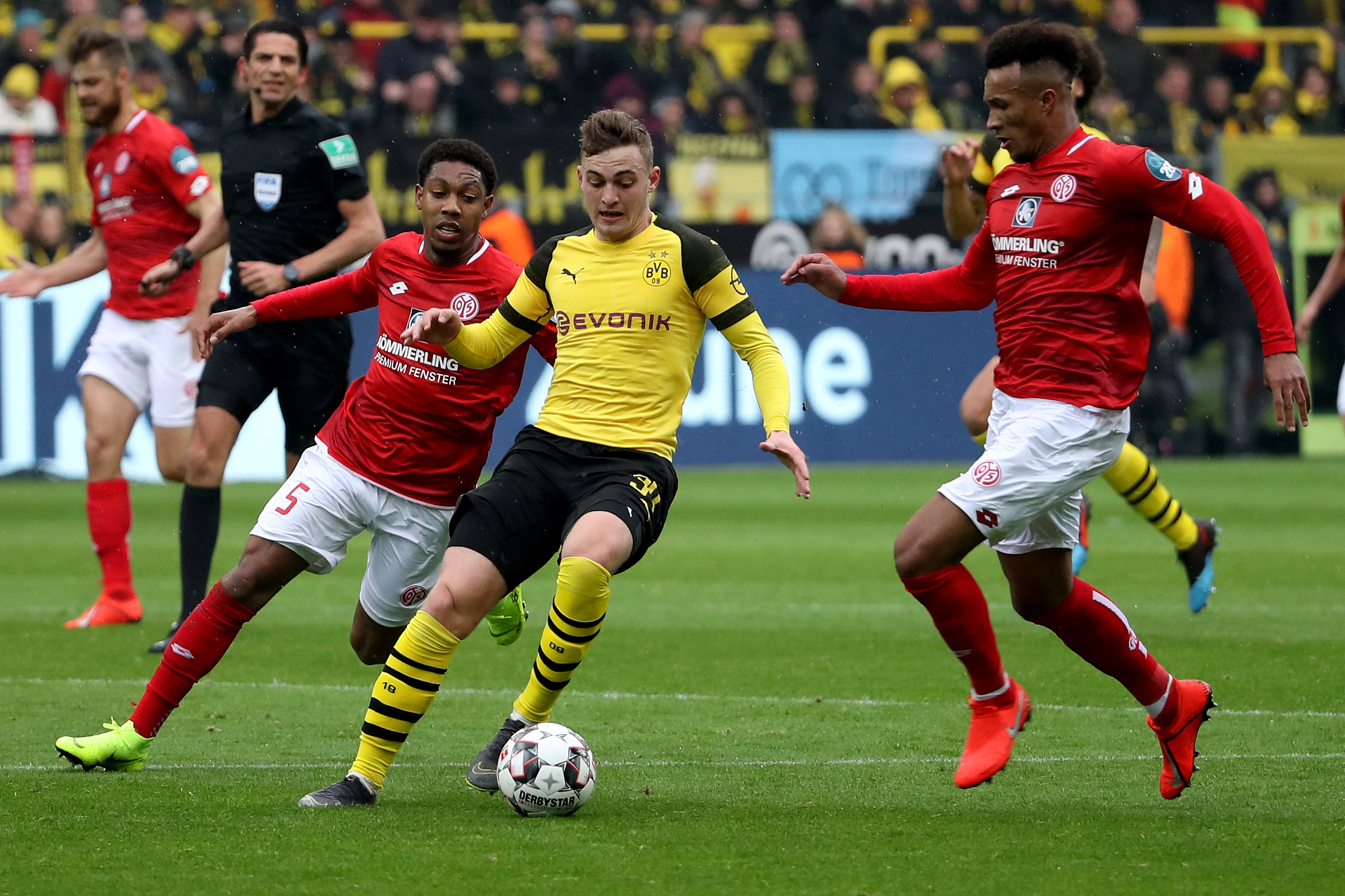 綠軍今日人員不足，末節布朗、懷特防守表現疲軟